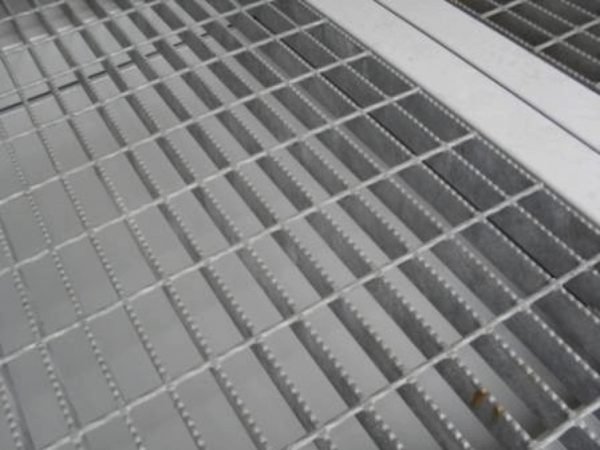 20Ft X 8Ft Open Mesh Floor Bunded Store image 0
