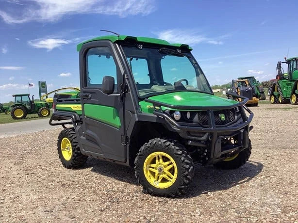 2023 John Deere Gator 4WD XUV 835R Utility Cart for Sale image 0
