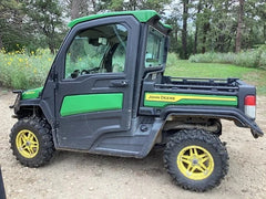 2024 John Deere Gator XUV 835R Signature Edition 4WD Utility Cart for Sale image 3