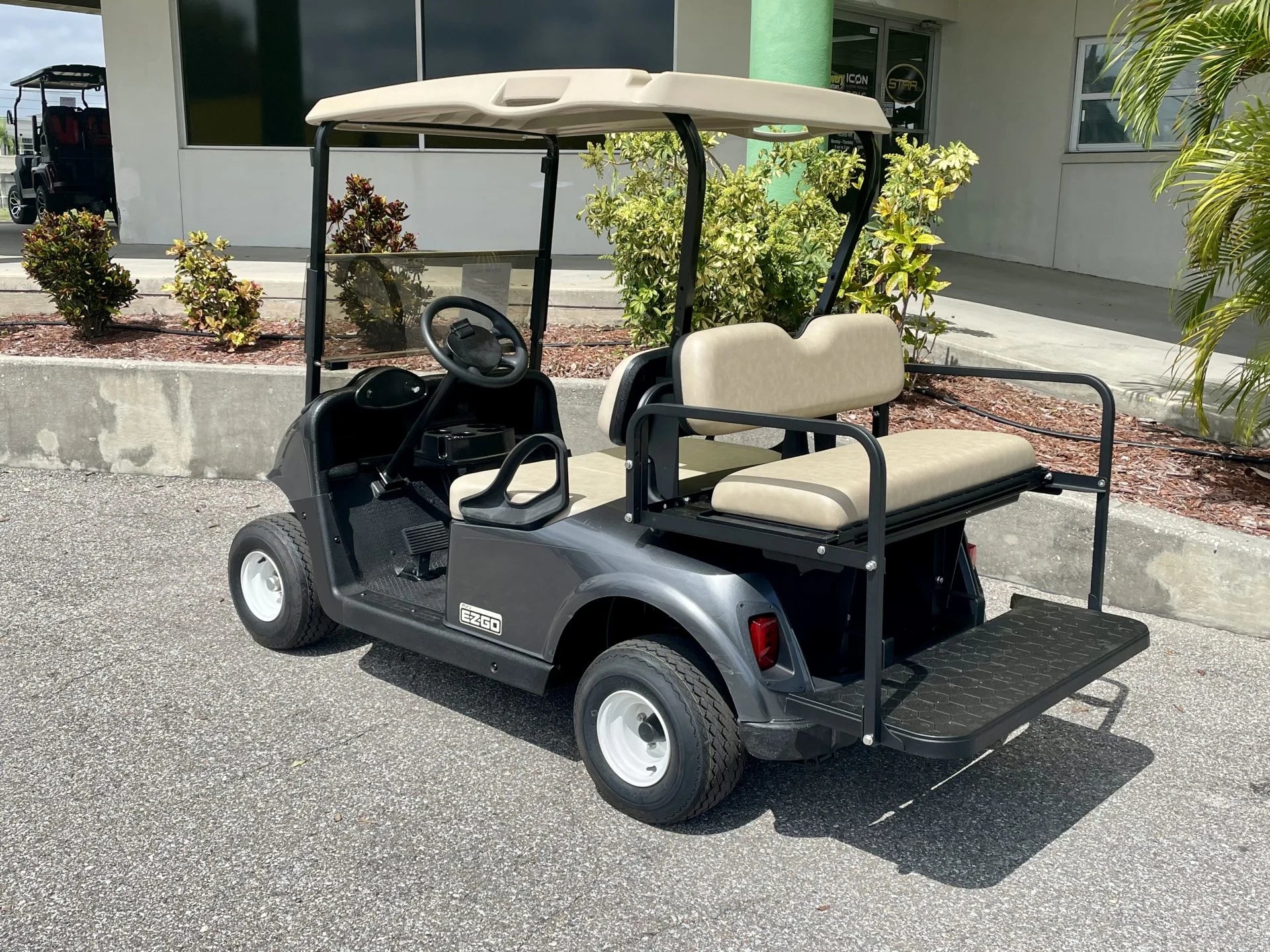 2018 E-Z-GO RXV Elite Lithium Golf Cart for Sale image 1