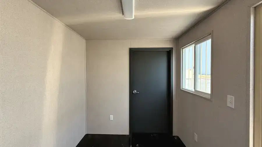 Rent 20ft Ground Level Office and Storage Combo Container image 5