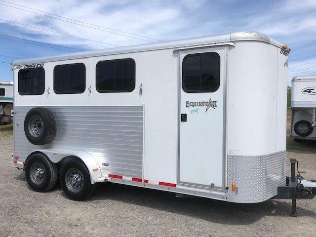 2010 Merhow 3 Horse Slant Load Bumper Pull image 0