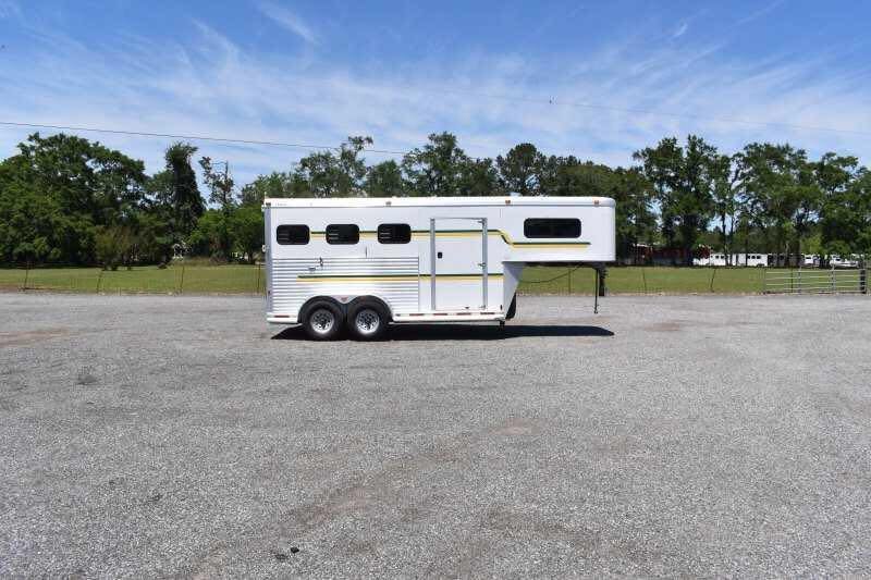 2006 Adam 7302 3 Horse Trailer image 0