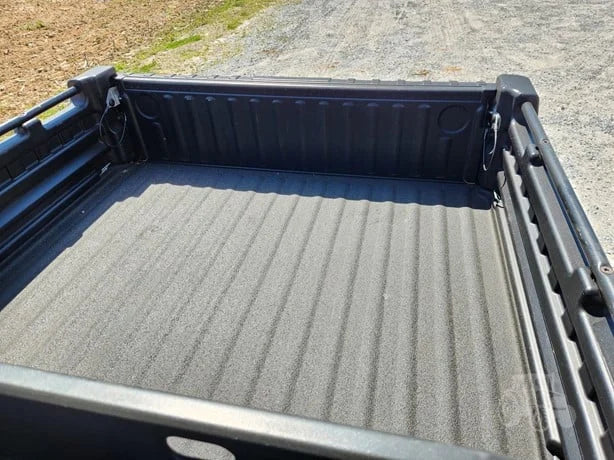 2018 John Deere Gator XUV 835M 4WD Utility Cart with 54 HP for Sale image 9