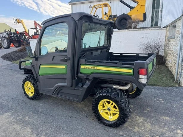 2018 John Deere 4WD Gator XUV 835M Utility Cart for Sale image 0