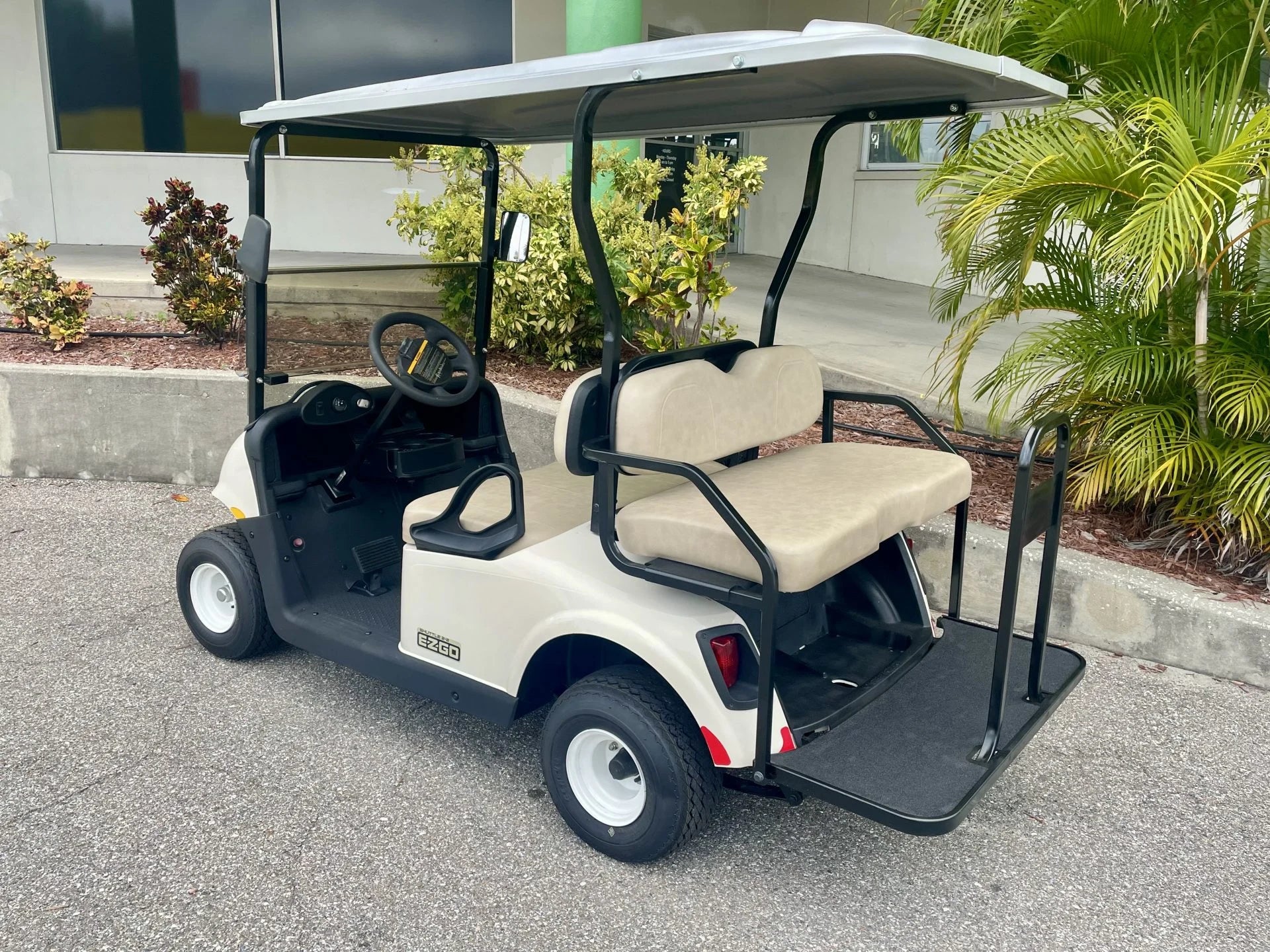 2019 E-Z-GO RXV 4 Passenger Lithium Golf Cart for Sale image 1