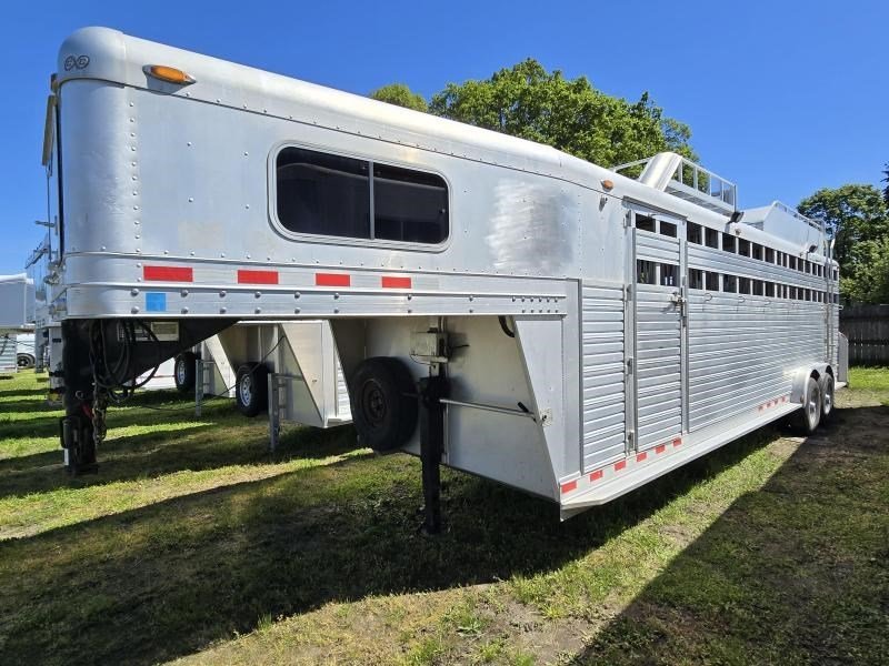 2006 C&C 4 Horse Gooseneck Trailer image 0