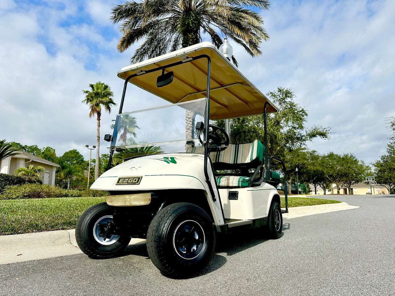 2014 E-Z-GO TXT Golf Cart for Sale image 8