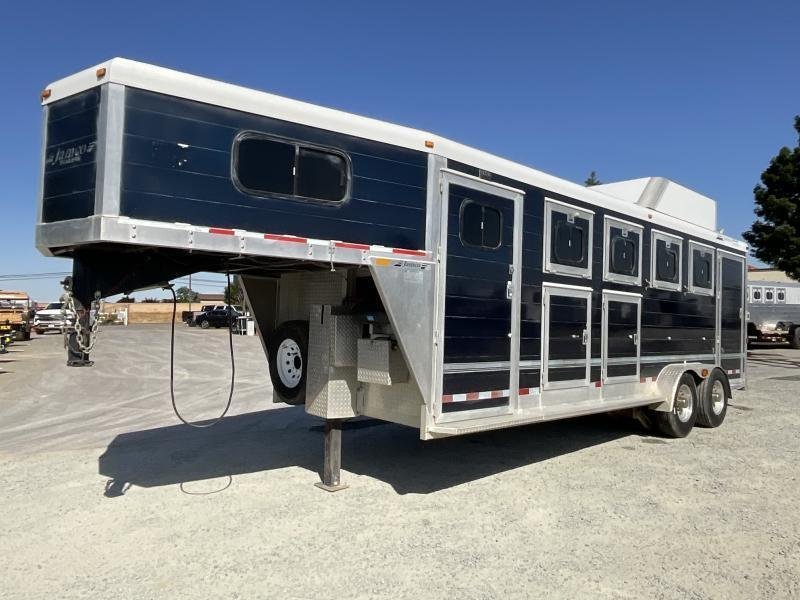 2005 Jamco 4 Horse Gooseneck Trailer image 0