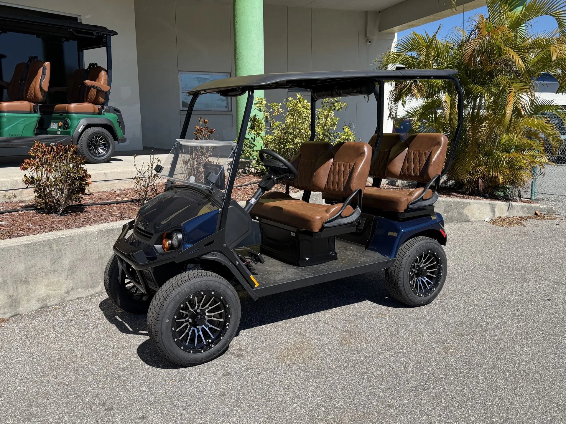 2026 E-Z-GO Liberty Elite Luxury XLT Golf Cart for Sale (Patriot Blue) image 0